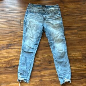 Buckle black jeans no 53 from buckle.  Nice stretch Midrise.  Worn once